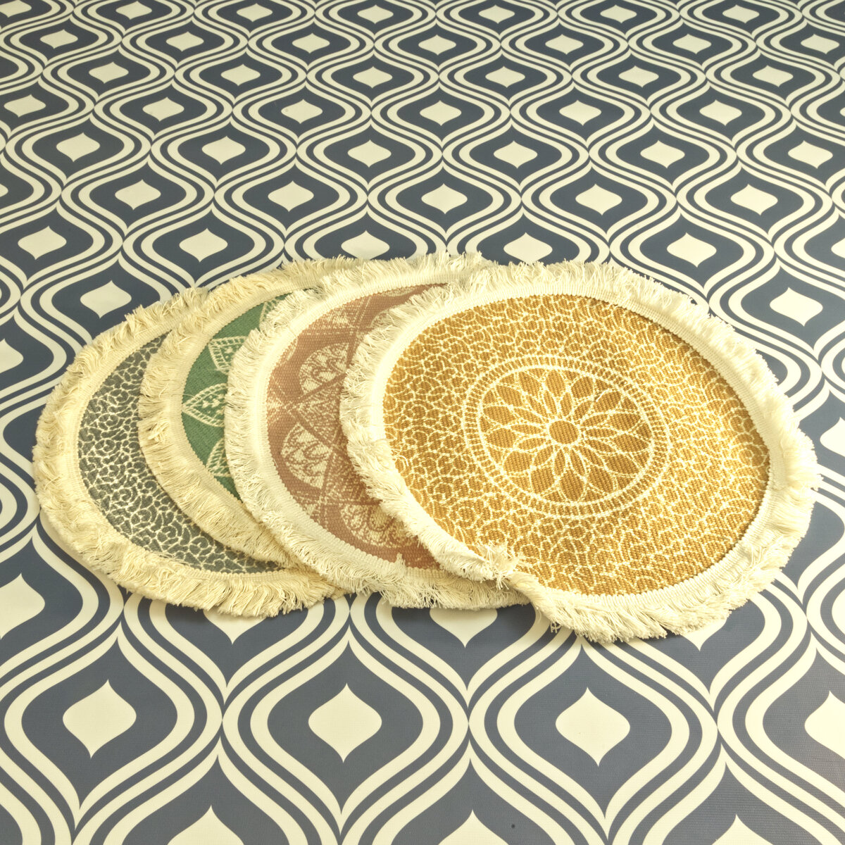 Multi-Color Frilled Geometric Pattern Round Placemats