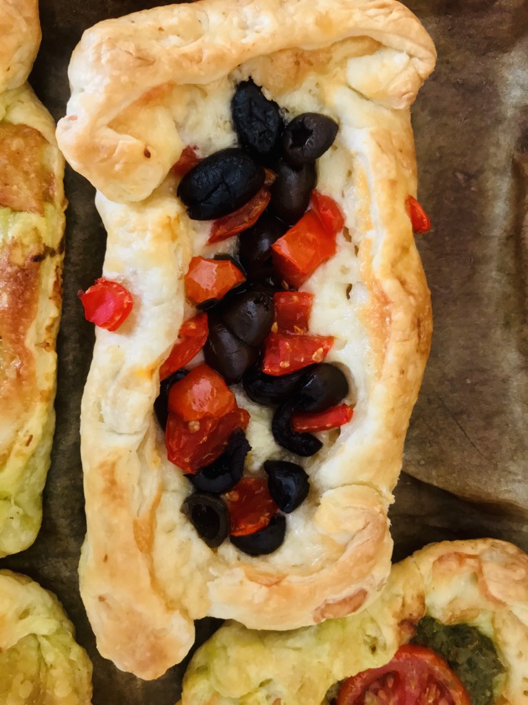 Olive taggiasche and tomato tart.jpeg