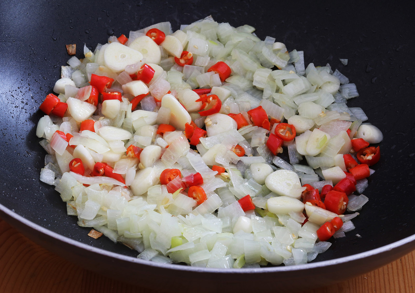 Onion-garlic-chillies s.jpg