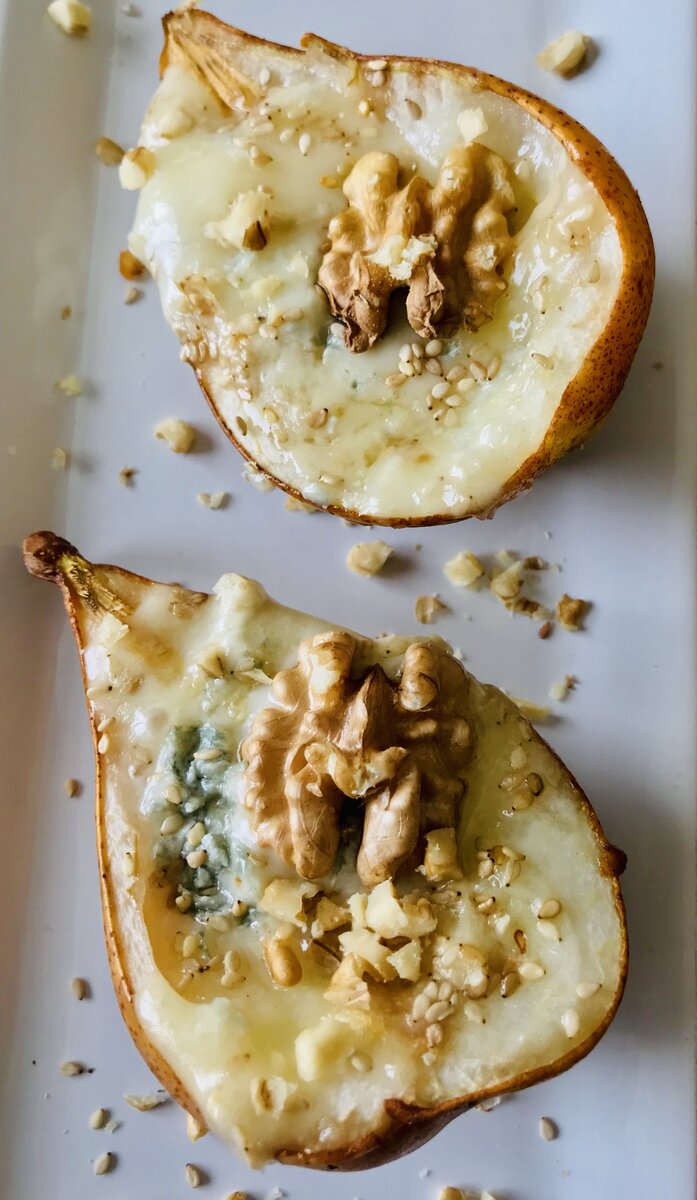 Oven-Baked Pears with Gorgonzola Cheese.jpeg