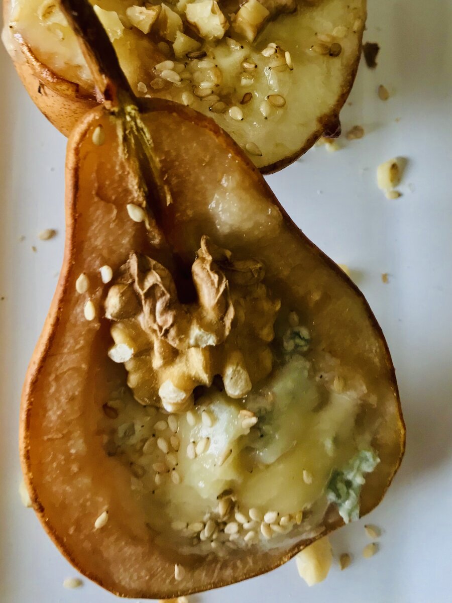 Oven-Baked Pears with Gorgonzola Cheese.jpeg