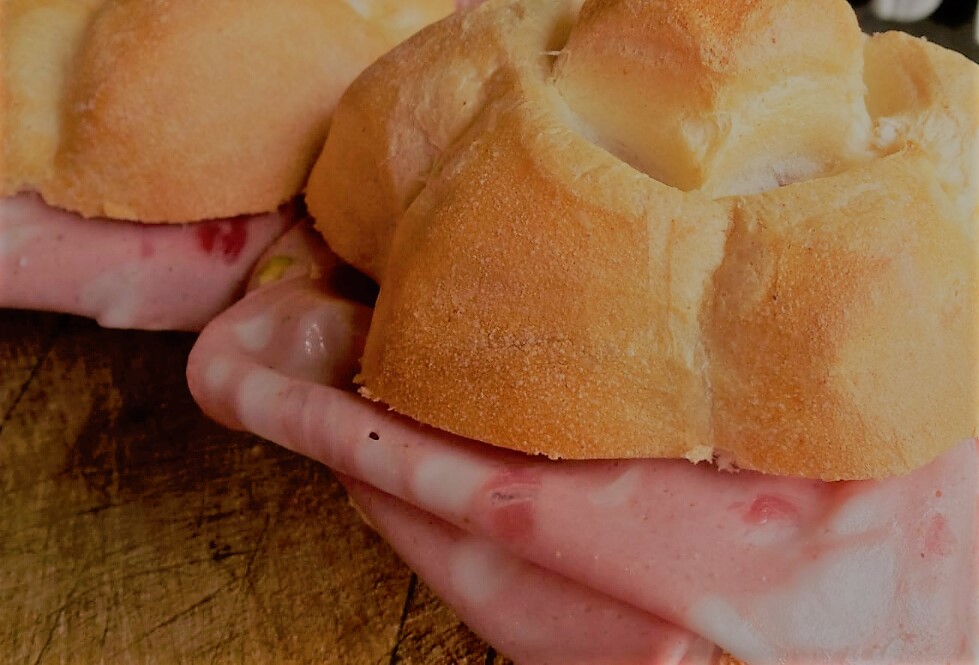 Panino con la mortadella.jpg