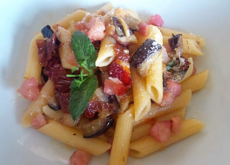 Pasta with aubergine, pancetta, sun dried tomatoes and mint
