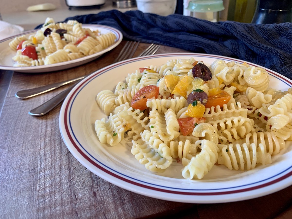 Pasta With Tomatoes, Peppers, And Olives