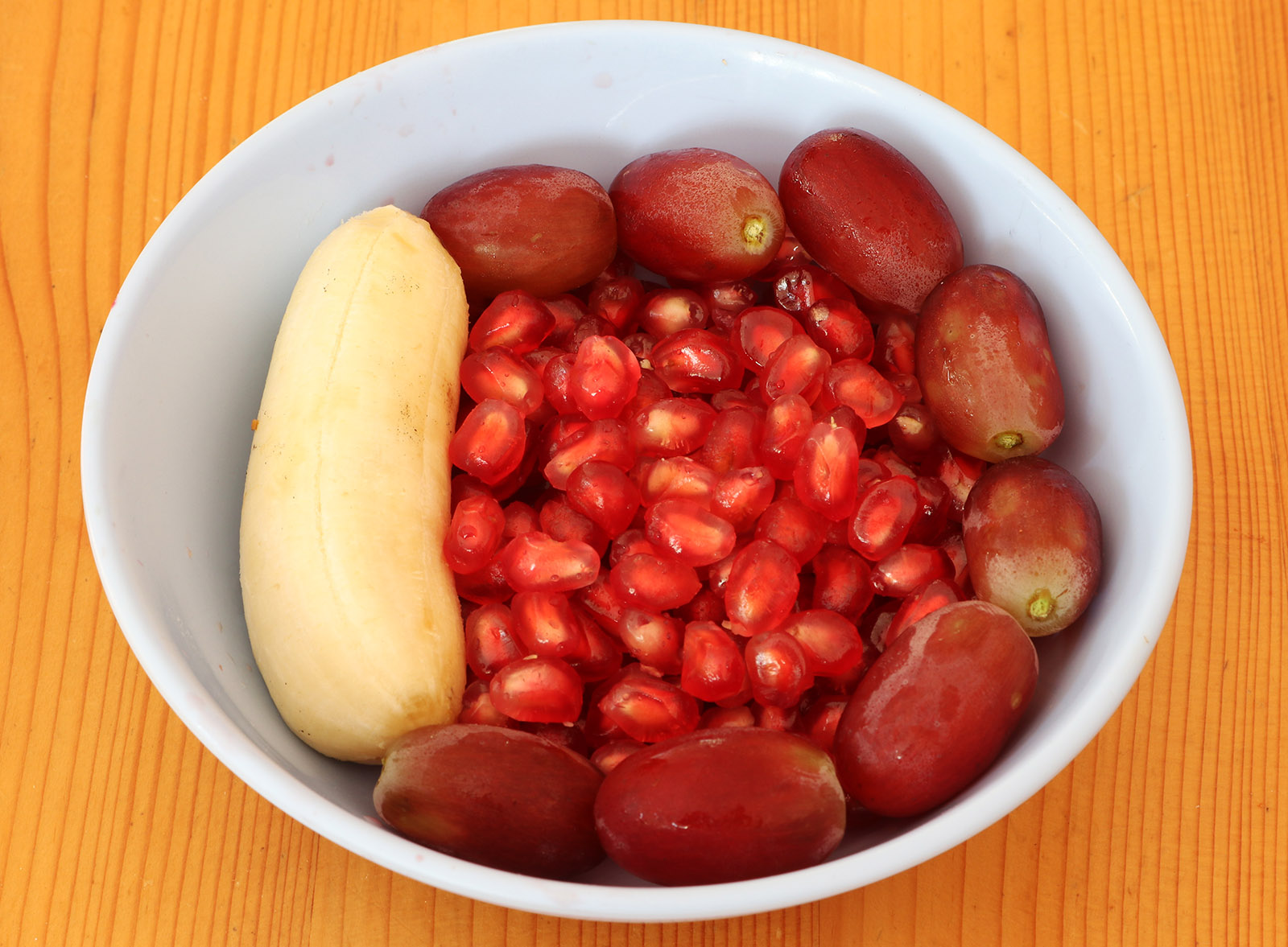 Pomegranate banana grapes s.jpg