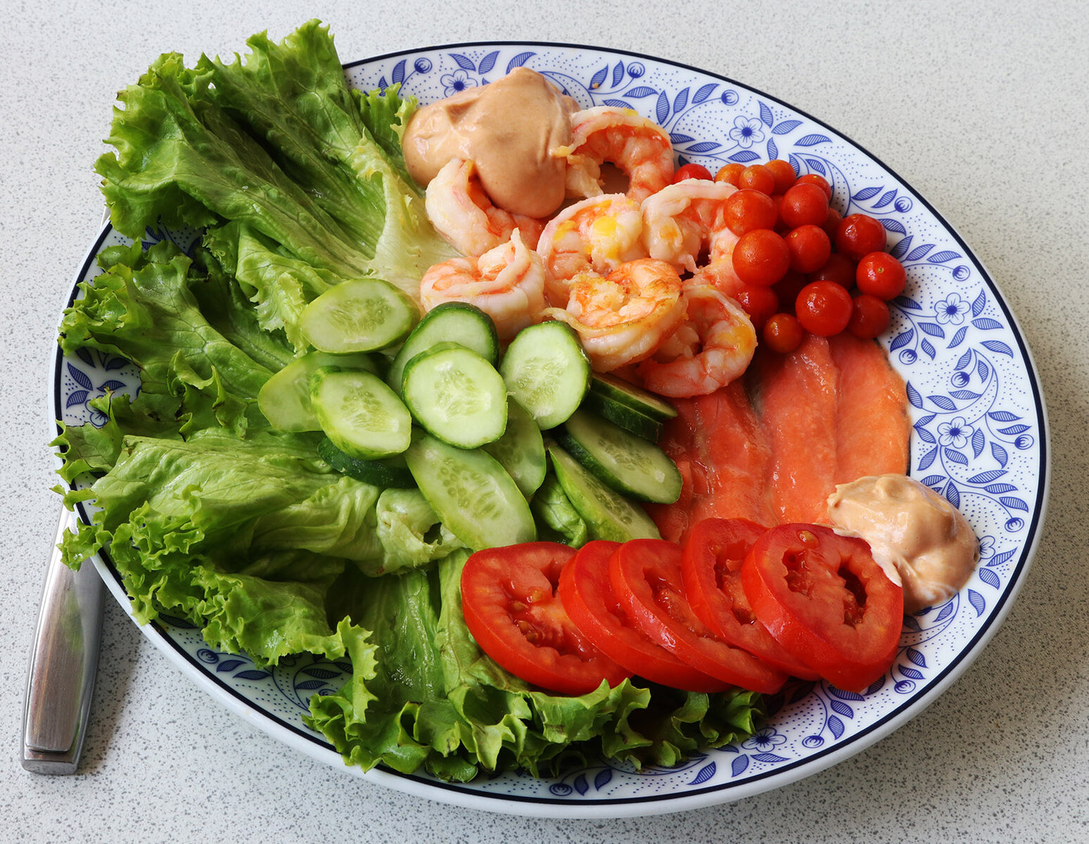 Prawn and salmon salad 1 s.jpg