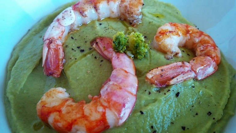 Prawns on broccoli cream