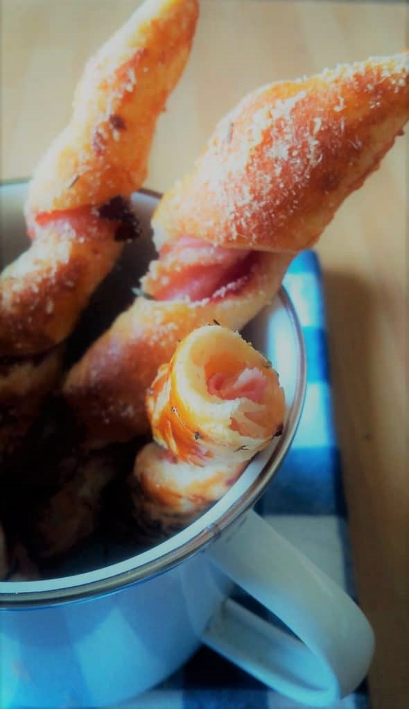 Puff Pastry Ham&Mozzarella Bread Sticks.jpg