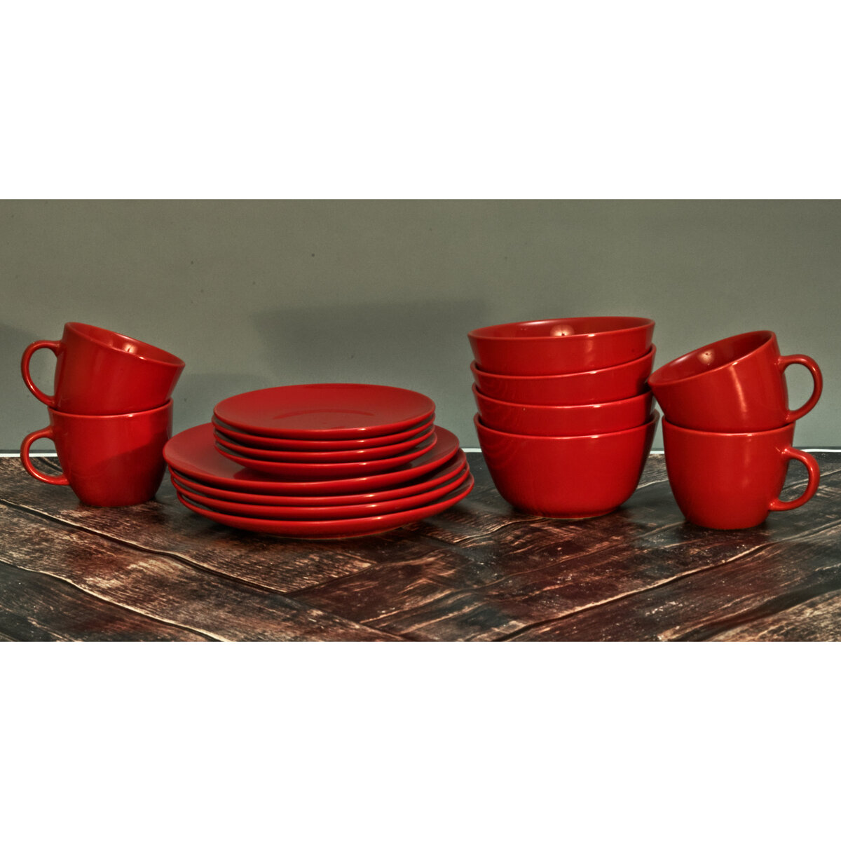 Red Plate Dinnerware