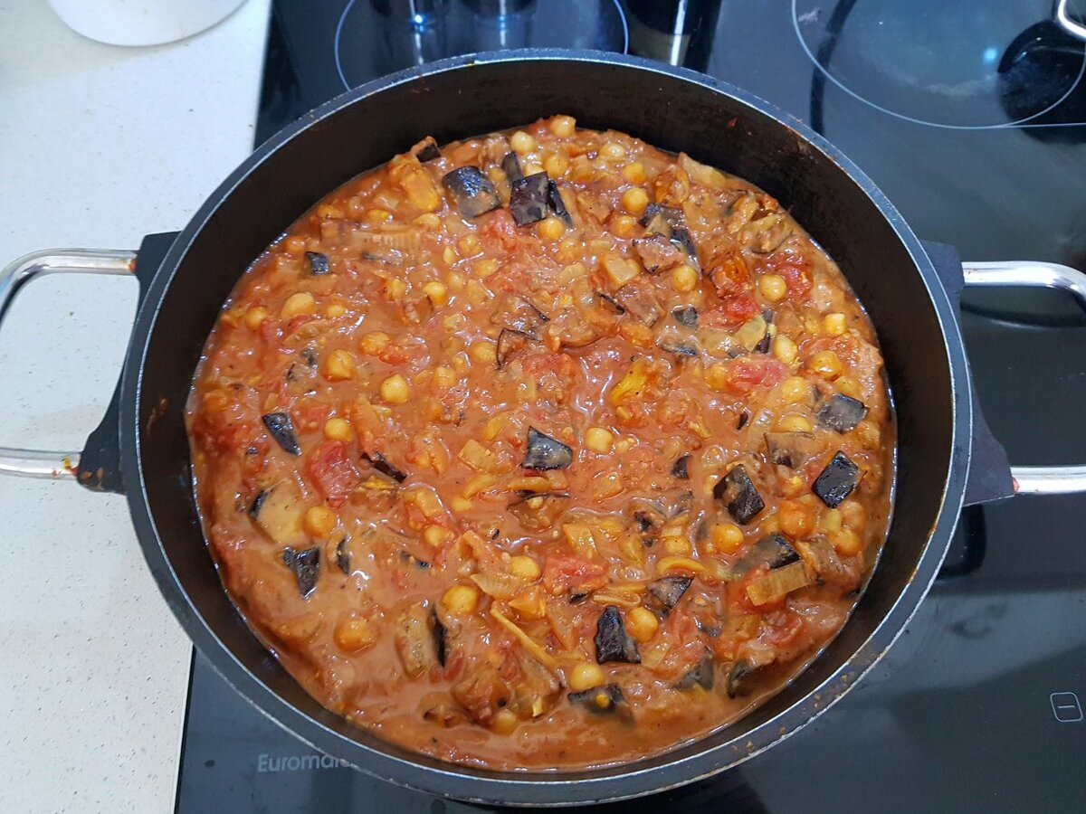 Roasted Aubergine & Chickpea Curry