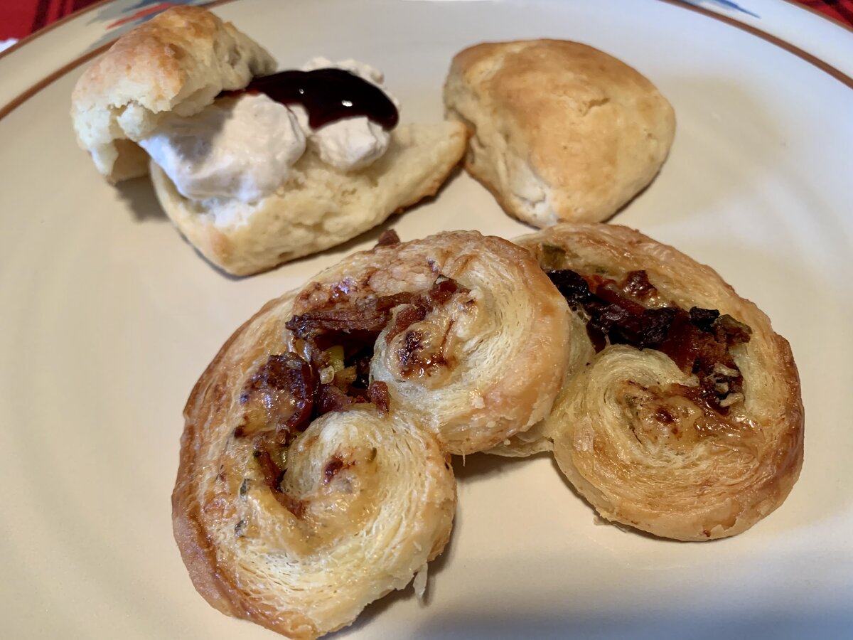 Scones & Palmiers