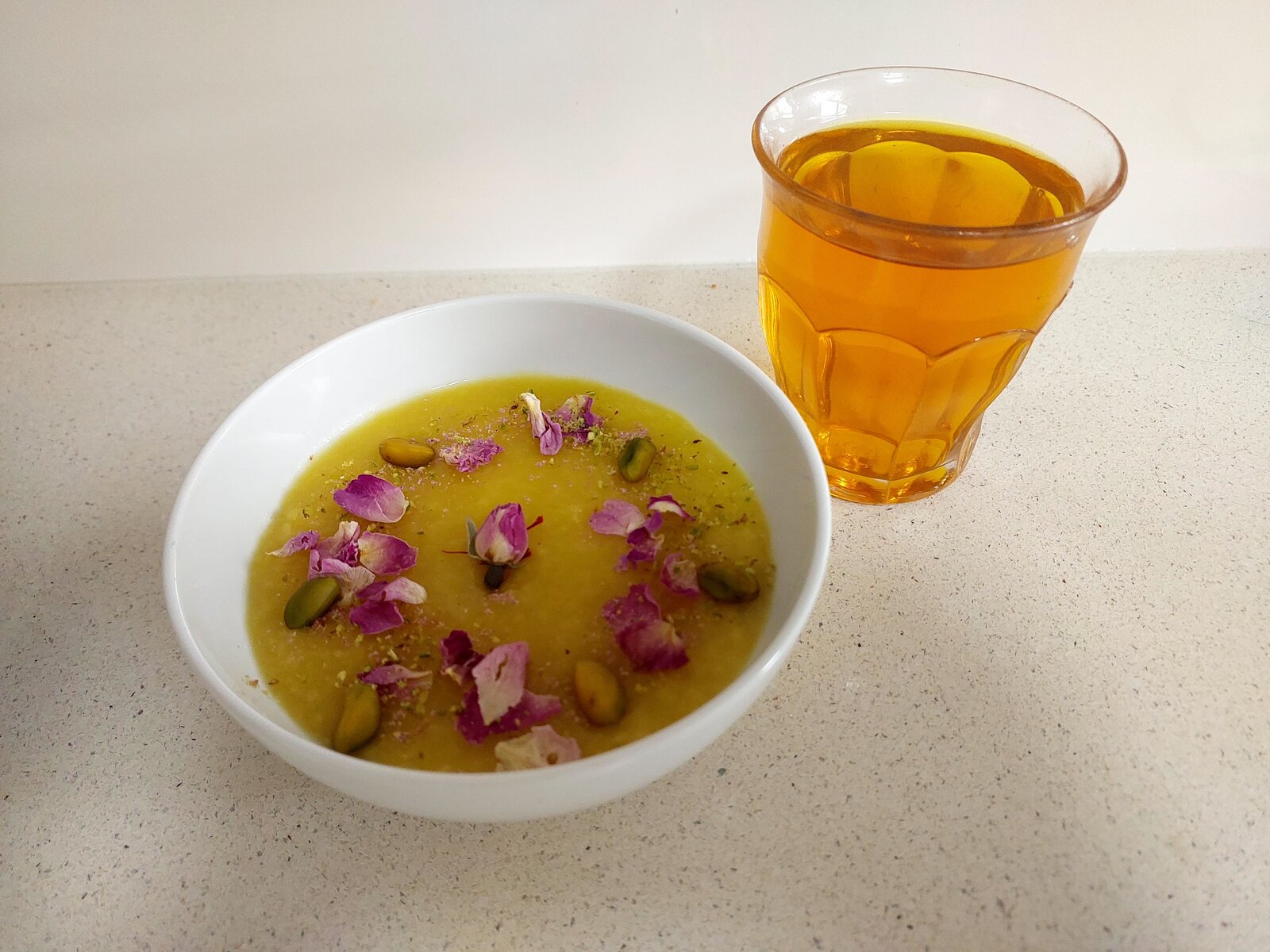 Sholeh Zard - Persian Saffron Rice Pudding with Saffron, Cardamom and Rose tea
