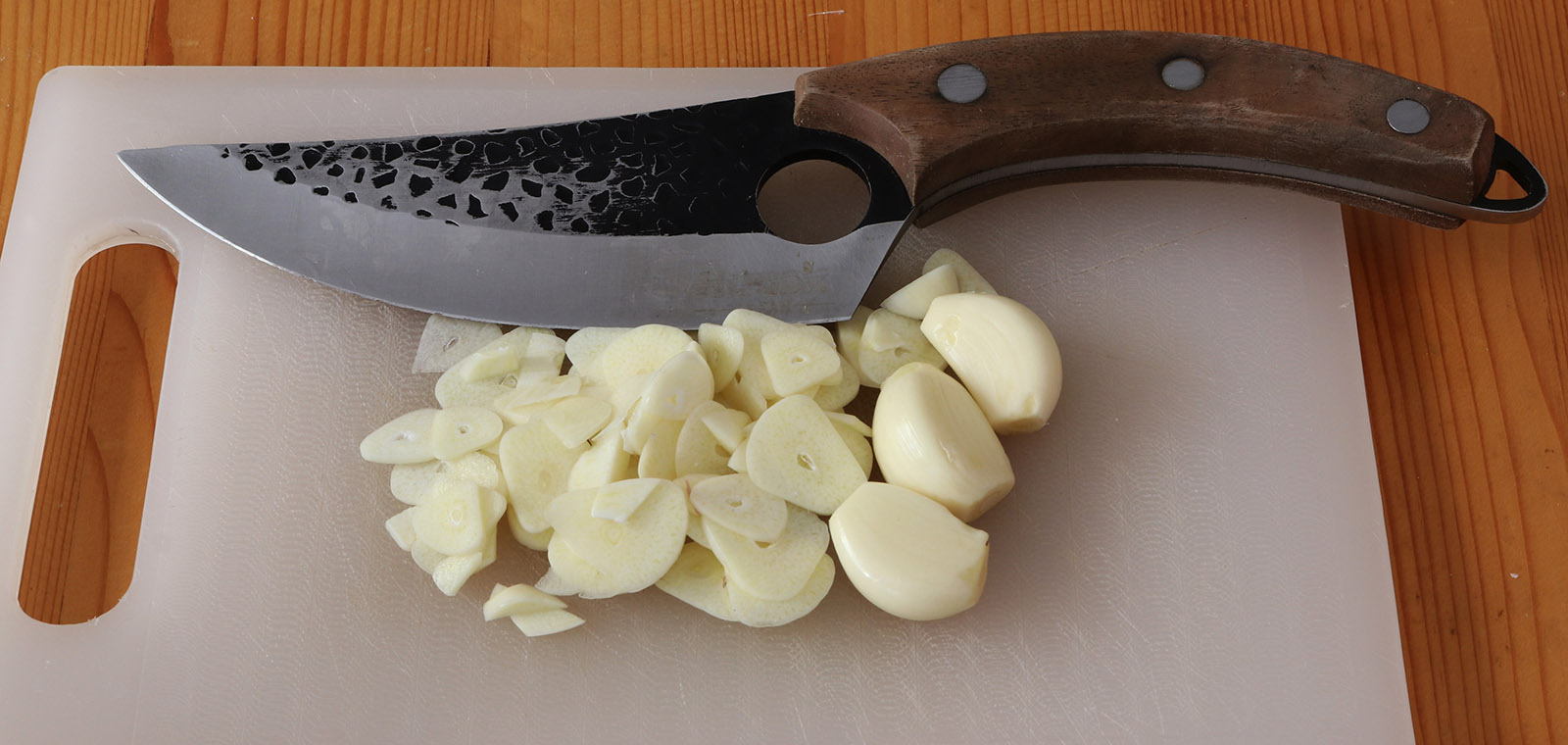 Sliced garlic s.jpg