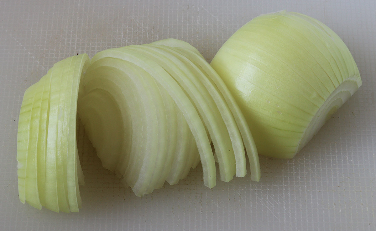 Sliced onion 1 s.jpg