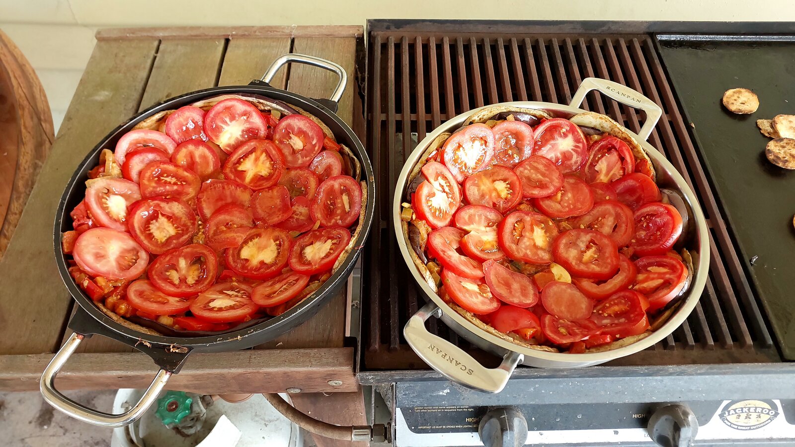 Sliced tomatoes added