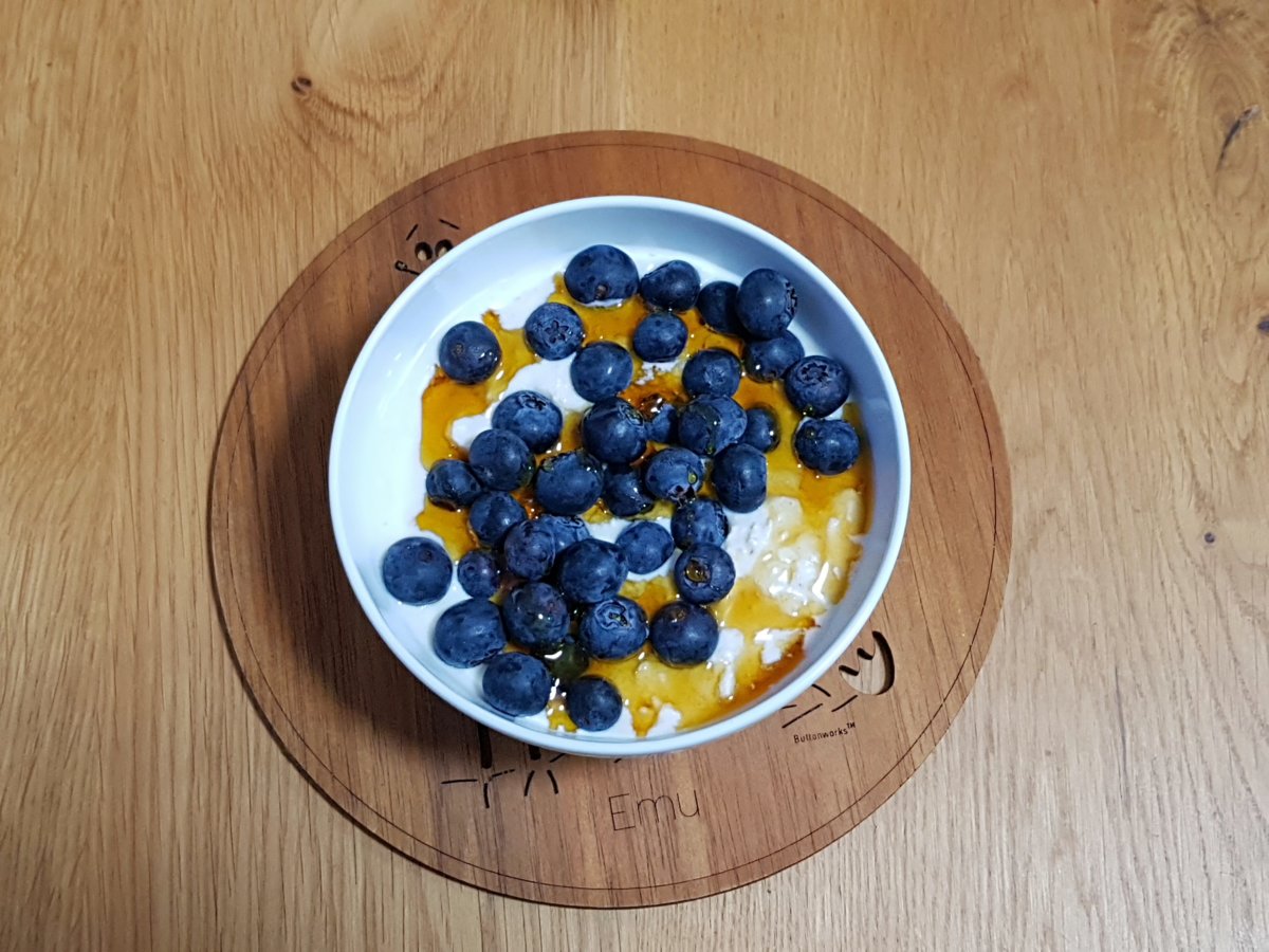 Soaked oats with blueberries