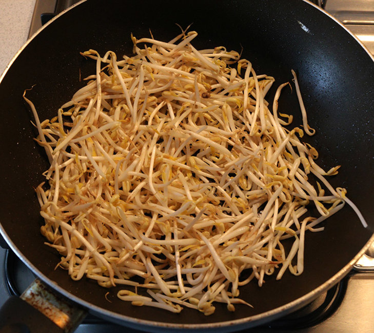 Stir fried bean sprouts