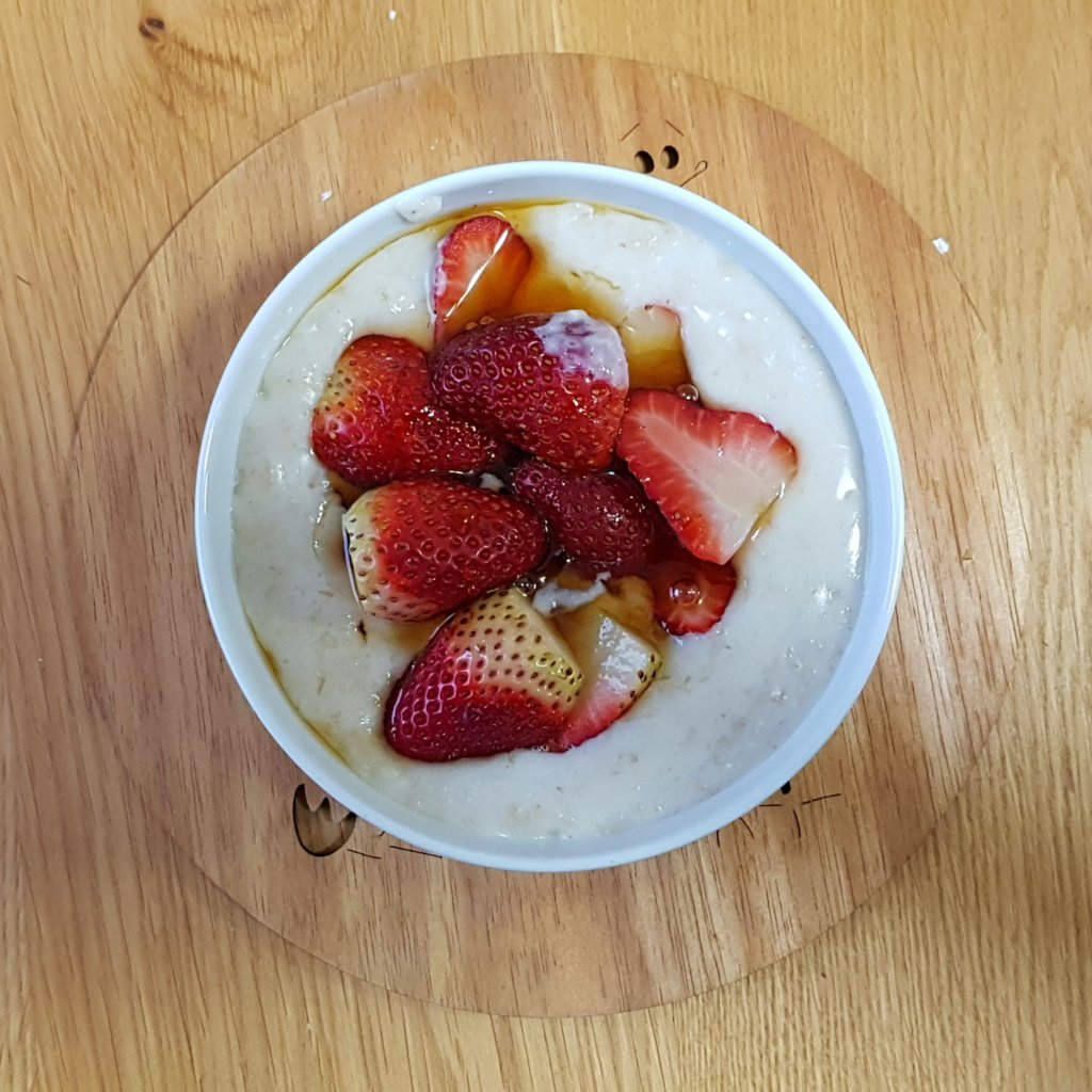 Strawberries and porridge