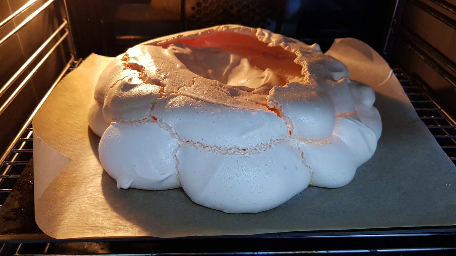 The pavlova cooked
