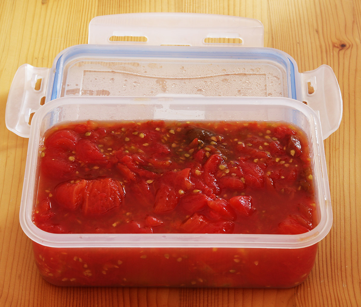 Tomatoes chopped s.jpg