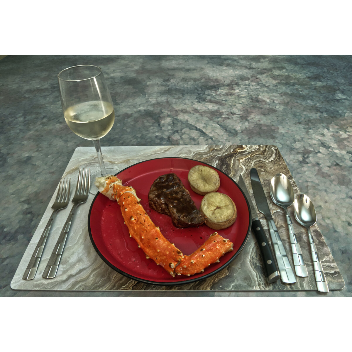Tritip Steak, King Crab Leg and Potato with Sauvignon Blancb Wine