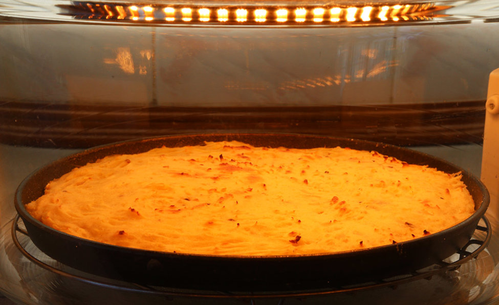 Trying a potato and cauliflower farl in the halogen oven