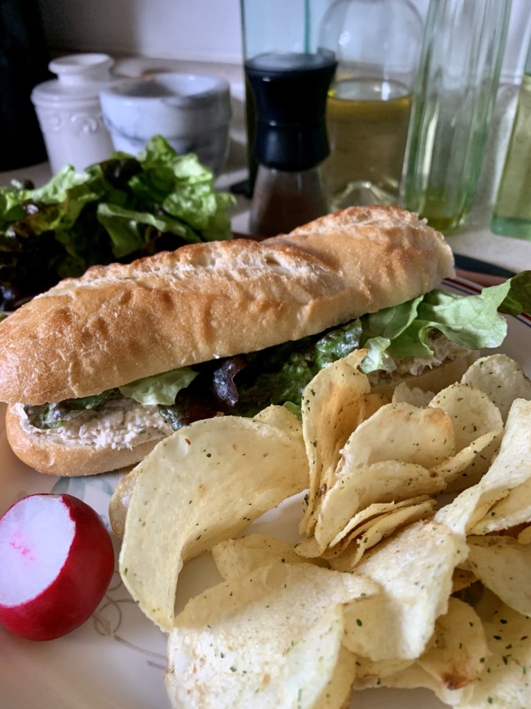 Tuna Salad And Sour Cream-Onion Chips/Crisps