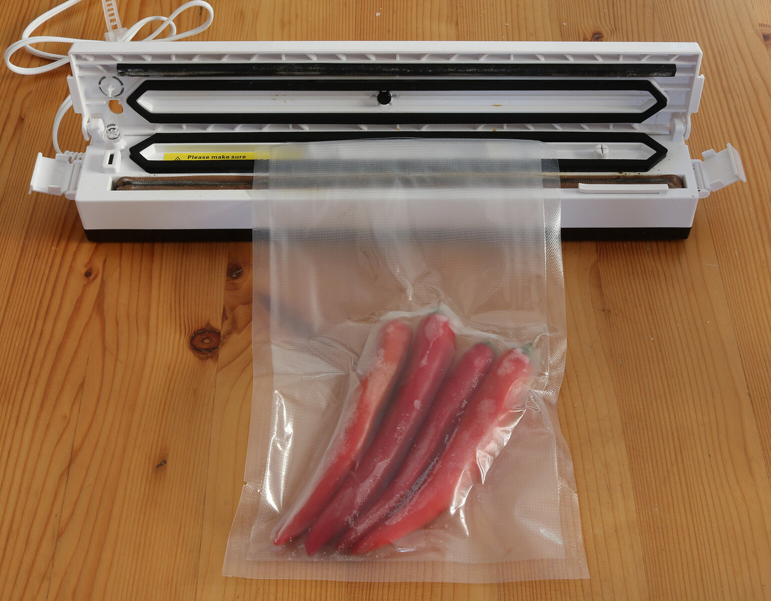 Vacuum sealer 6 s.jpg