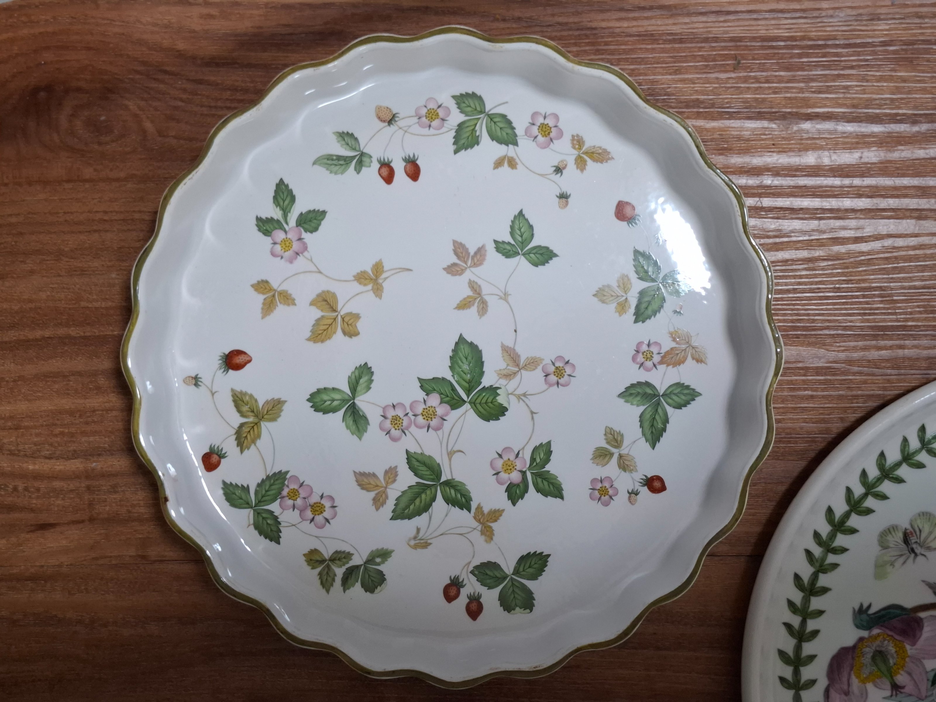 Wedgewood Wild Strawberry Flan Dish